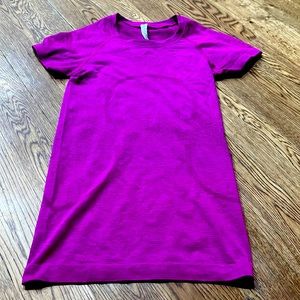 Lululemon magenta purple short sleeved swiftly tech 2.0 size 0